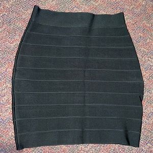 Black pencil skirt bodycon style